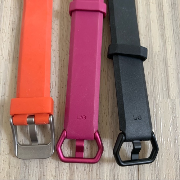 2 Fitbit Brand Bands & 1 off brand for Fitbit Alta & Fitbit Alta HR, size large - Picture 3 of 3